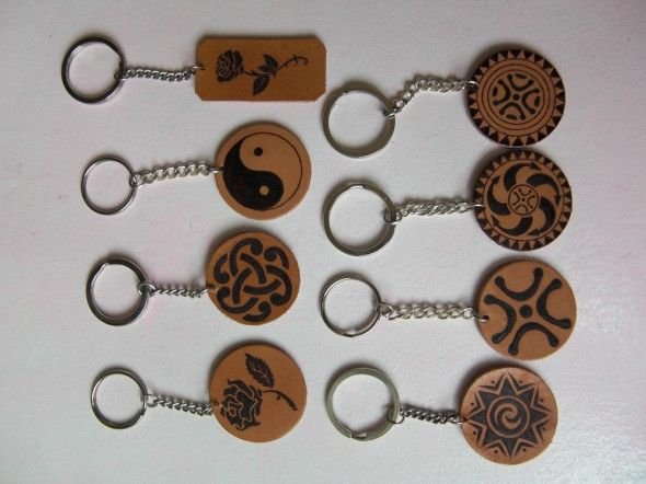 Llavero Artesanal de Madera